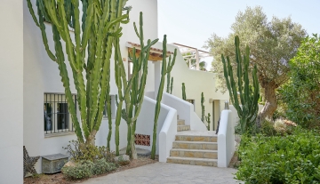 Resa Estates Ibiza for sale te koop Casa Rui Tourist license sta Eularia exterior stairs.jpg